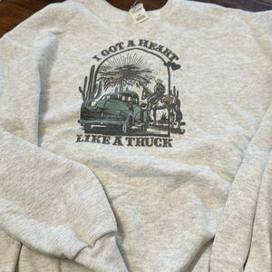 Lainey Wilson sweatshirt
